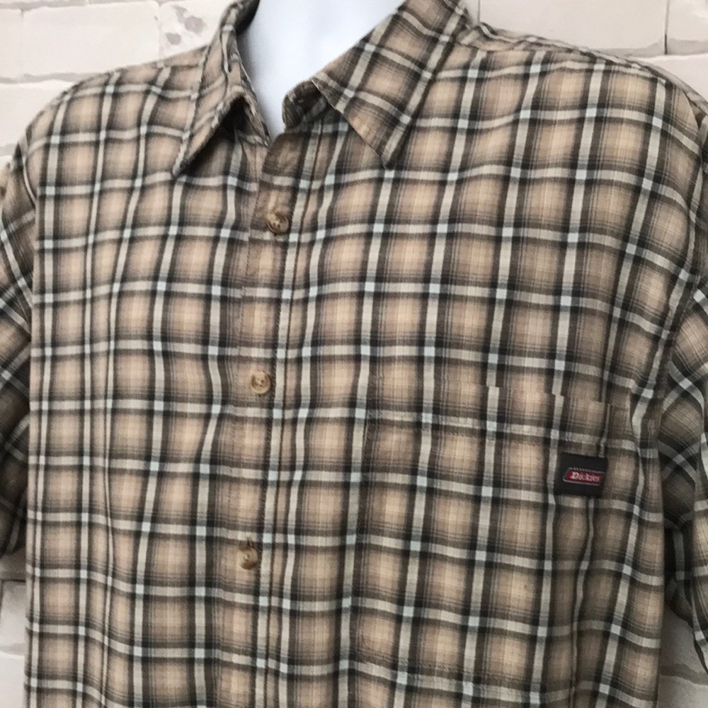 Men’s Dickies shirt sleeve plaid shirt